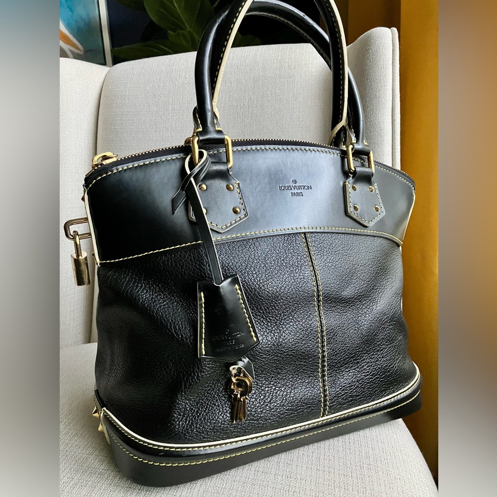 LOUIS VUITTON Black Suhali Lockit PM with Gold Hardware